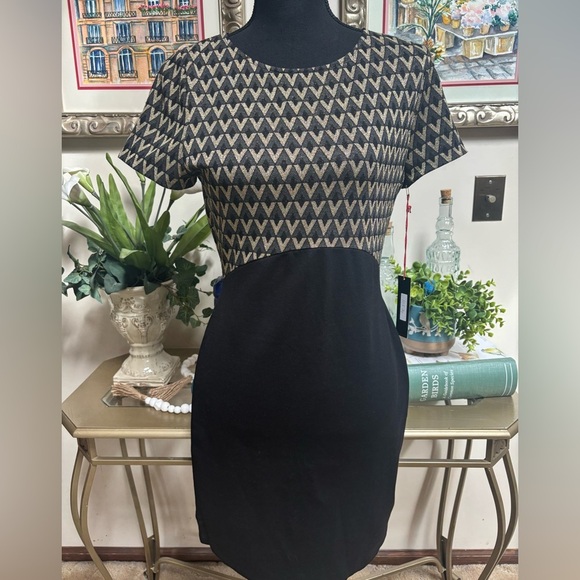 BAR 111 BLACK FITTED BODYCON GOLD METALLIC ART DECO SHORT SLEEVE DRESS SZ LARGE - Picture 2 of 9